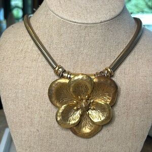 Stella and Dot Bloom statement necklace